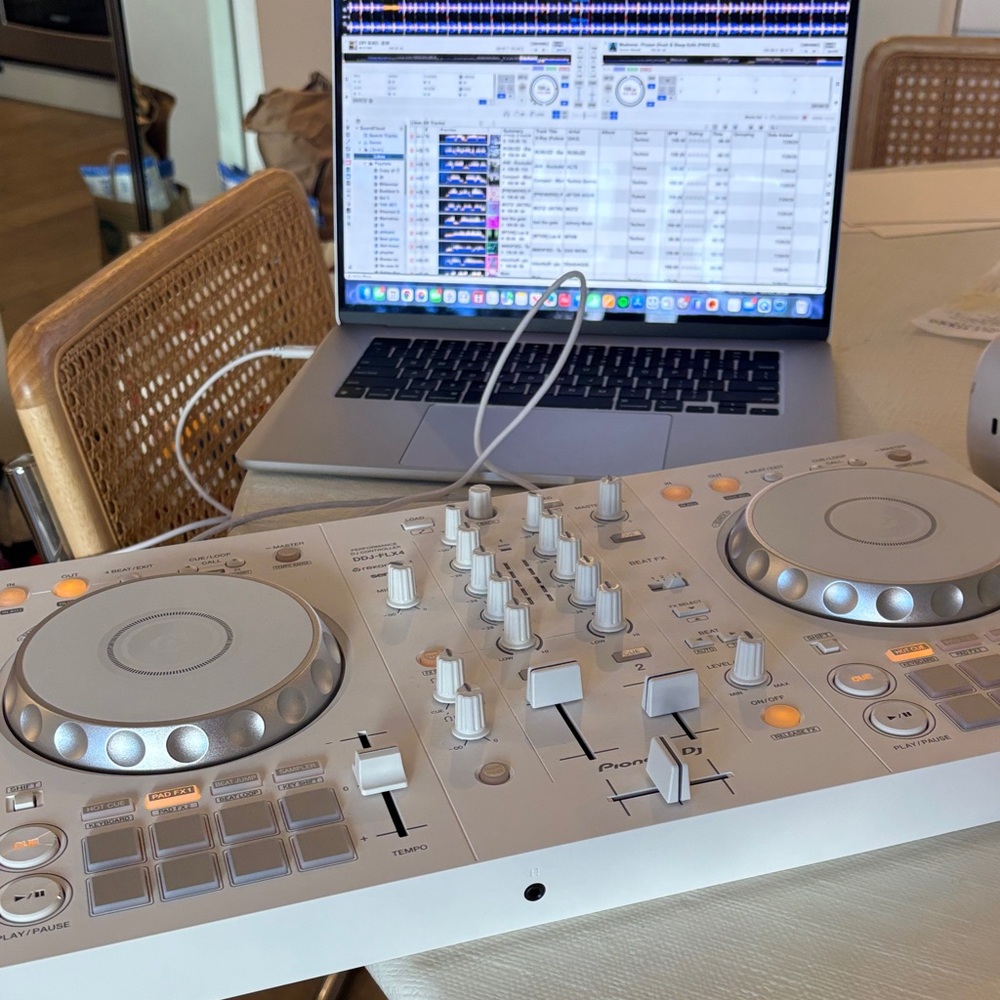 White DDJ-FLX4 Pioneer DJ Controller 2025
